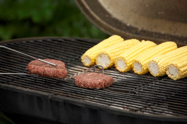 Grilling burgers and corns