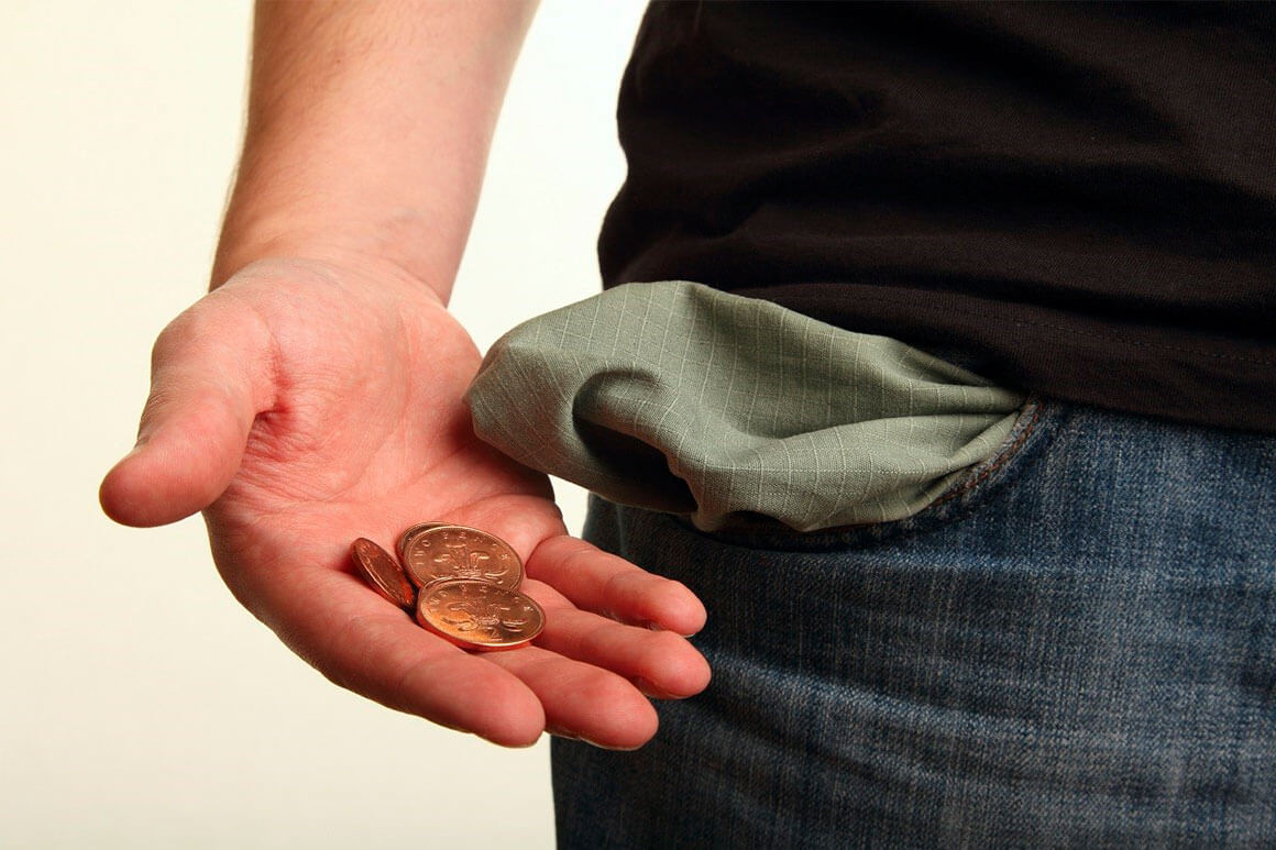 Jean pockets with coins pulled out
